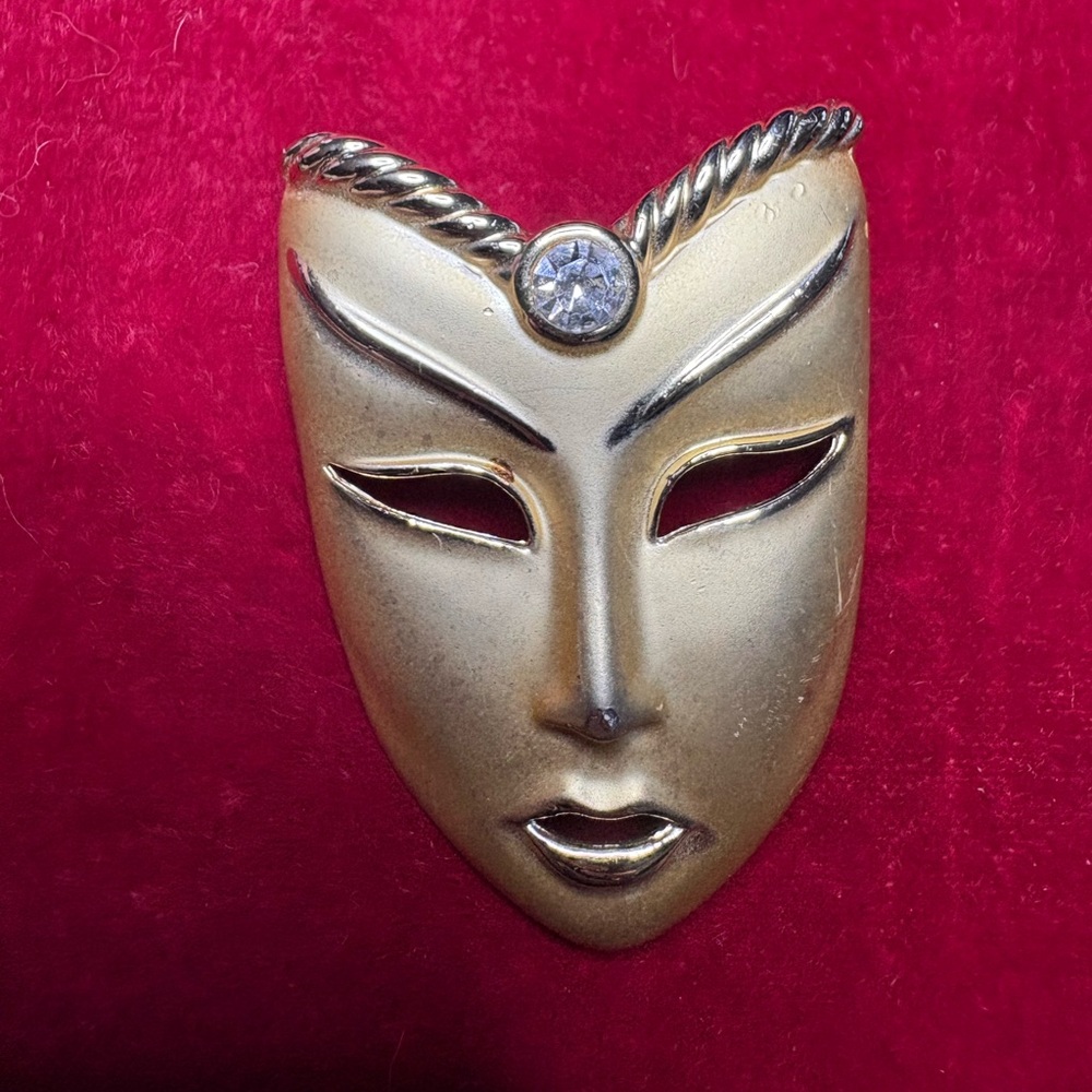 Brooch Mardi Gras Mask Gold Rhinestone Vintage Pin - Picture 2 of 5